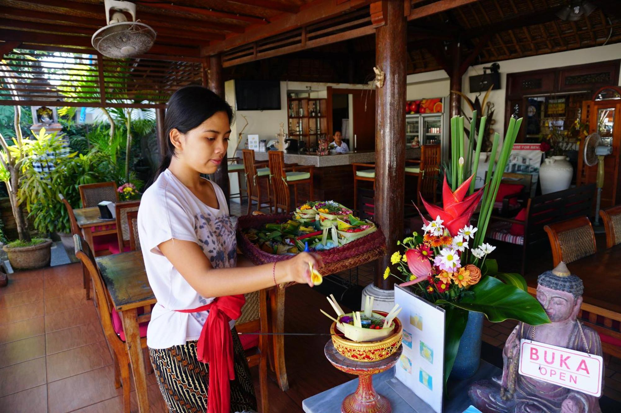 Yulia 2 Homestay Sanur Eksteriør bilde