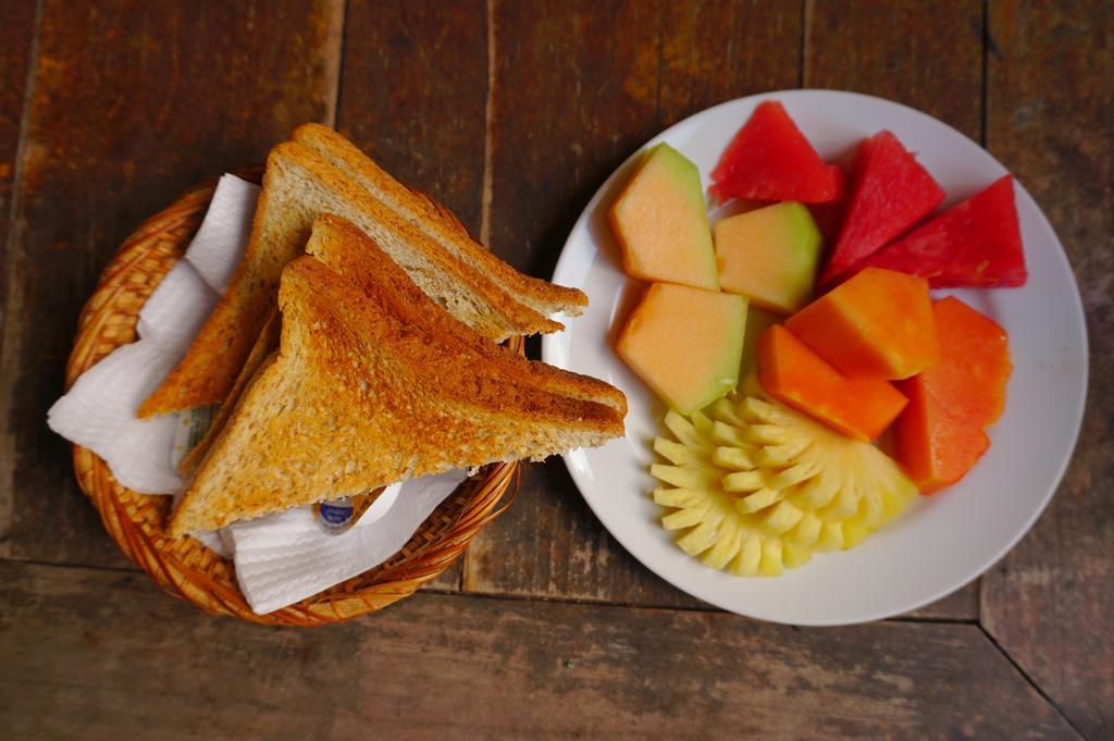 Yulia 2 Homestay Sanur Eksteriør bilde