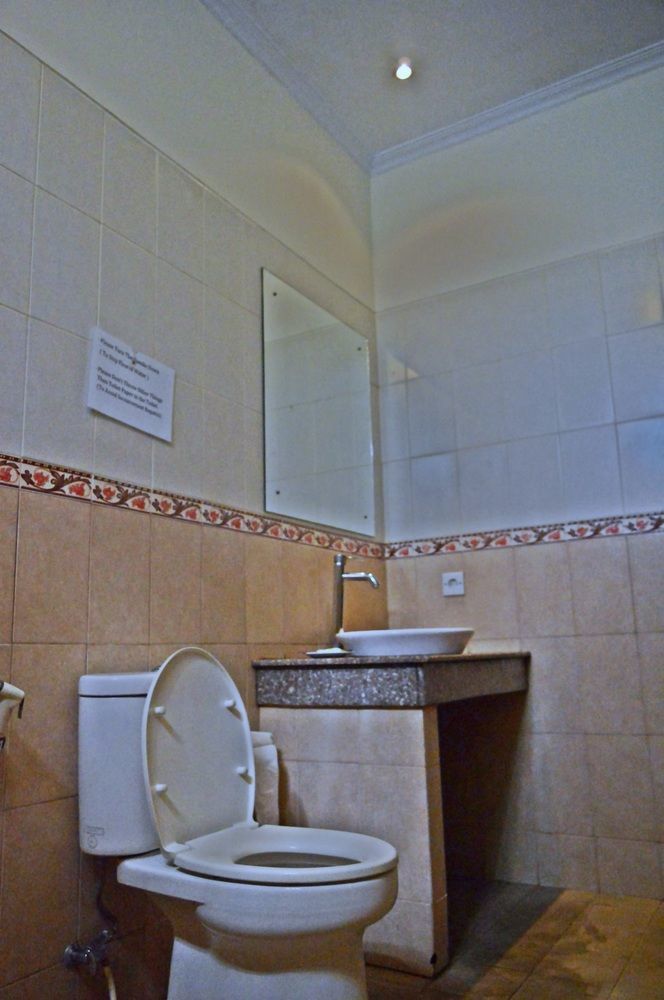 Yulia 2 Homestay Sanur Eksteriør bilde